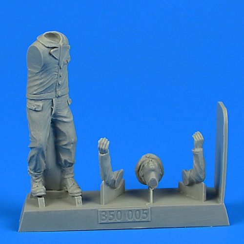 Aerobonus Kriegsmarine WWII sailor w.rope f.German schnellboats,German Human Torpedoes 1:35 (350.005)