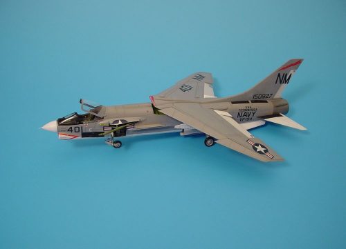 Aires F-8E Crusader 1:48 (4180)