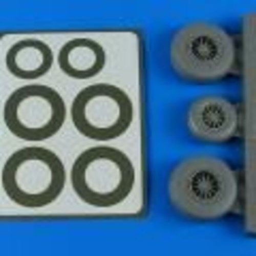 Aires B-26K Invader wheels & paint masks - early 1:48 (4858)