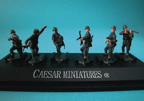 Caesar Miniatures WWII German Panzergrenadiers set1 (fertig bemalt) 1:72 (P801)