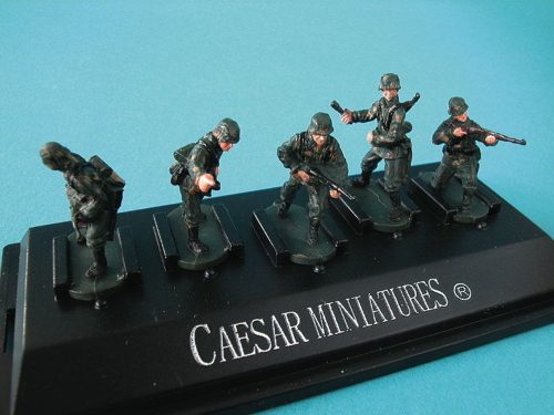 Caesar Miniatures WWII German Panzergrenadiers set3 (fertig bemalt) 1:72 (P803)