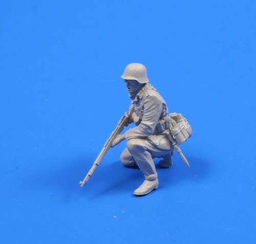 CMK Ger. WWII Infantryman from Africa (1 f.) 1:35 (129-F35215)