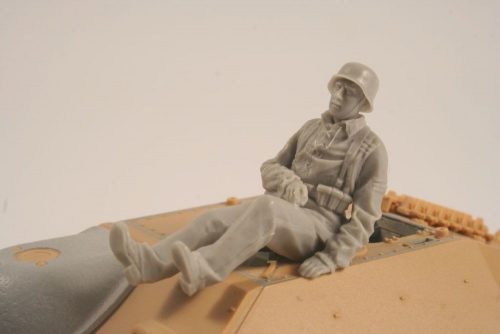 CMK German WWII Hetzer Sitting Infanty man 1:35 (129-F35260)