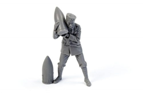 CMK German WWI Minenwerfer Crewmember Loading Shell 1:35 (129-F35342)