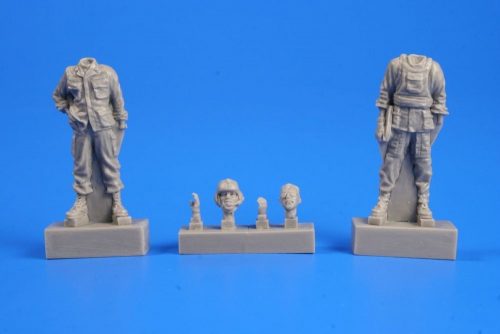 CMK US Army AH-1 Pilot a.Gunner (Vietnam War 1:48 (129-F48280)