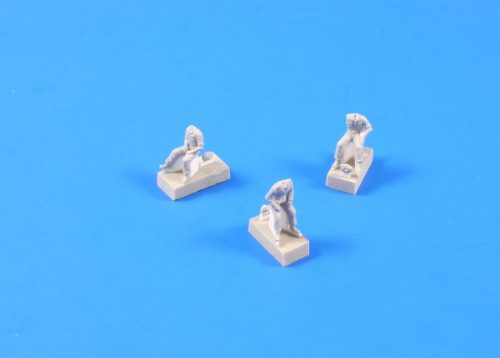 CMK German panzer crew sitting (3 figures) 1:72 (129-F72228)