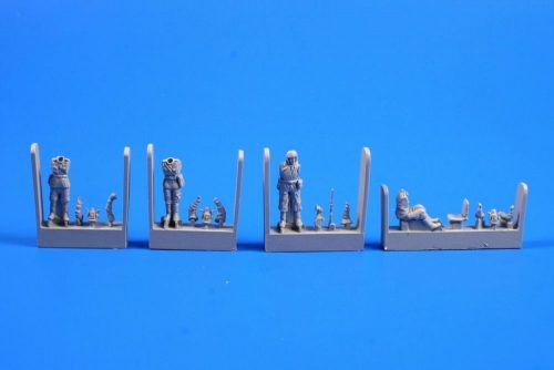 CMK Soviet WWII Tank Crew+soldier f.T-34(4fi 1:72 (129-F72281)