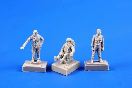 CMK SMB-2 Fighter Pilot + Two Ground Crew (Israel Air Force) 1:72 (129-F72364)