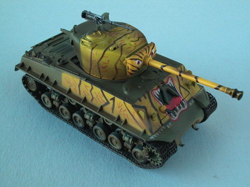 Easy Model M4A3E8 Middle Tan - 5th nf. Tank Co. 24th Inf. Div. 1:72 (36258)