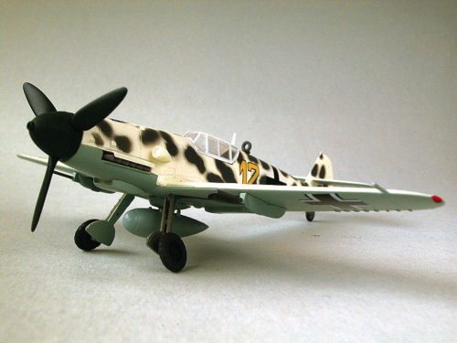 Easy Model P-40E Tomahawk 154IAP 1942 1:72 (37254)