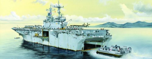 Hobby Boss USS Essex LHD-2 1:700 (83403)