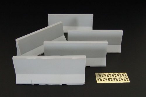 Hauler Modern concrete road barriers 1:35 (HLC35006)