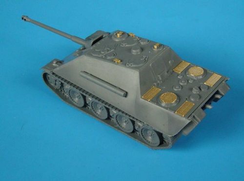 Hauler JAGDPANTHER 1:72 (HLH72003)