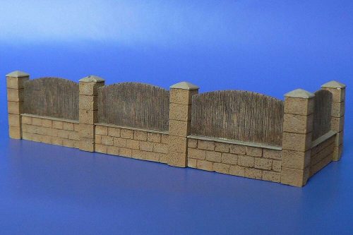 Hauler Fence with underpinning 1:72 (HLH72133)