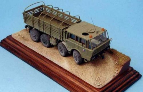 Hauler T813 KOLOS 1:87 (HLR87013)