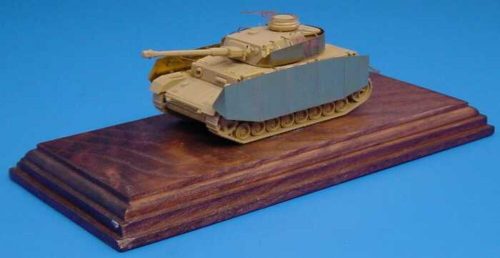 Hauler Pz IV schurzen 1:87 (HLR87031)