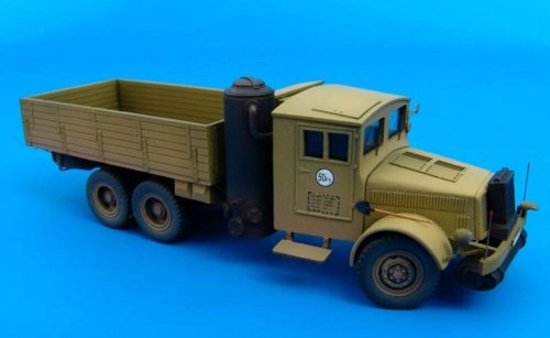 Hauler TATRA typ 8000H Holzgas 1:87 (HLR87119)