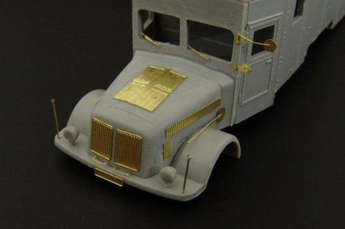 Hauler TATRA 111 1:87 (HLR87128)