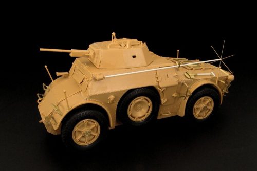 Hauler Autoblinda AB-43 1:35 (HLU35044)