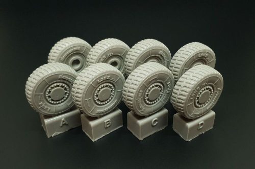 Hauler JGSDF Type 16 Wheels (Tamiya kit) 1:35 (HLU35115)