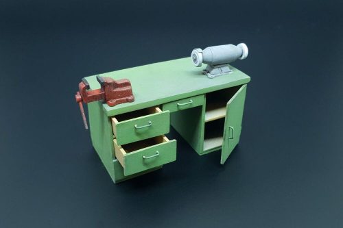 Hauler Workbench with table grinder and vise 1:35 (HLU35116)