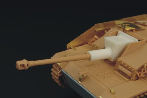 Hauler Stug III Ausf G welded gun shield 1:48 (HLX48118)