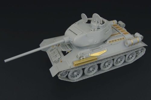 Hauler T-34-85 1944 Flattened Turret 1:48 (HLX48151)