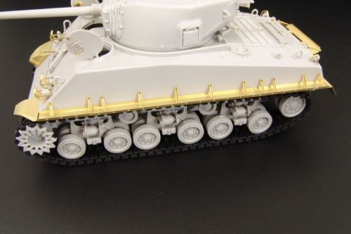 Hauler M4A3E8 FENDERS (Hobbyboss) 1:48 (HLX48164)