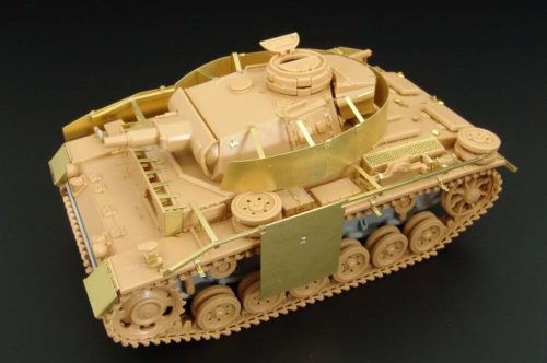 Hauler Pz III ausf M-N SCHURZEN 1:48 (HLX48201)