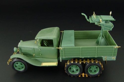 Hauler GAZ-AAA with Quadruple MAXIM AA gun 1:48 (HLX48291)