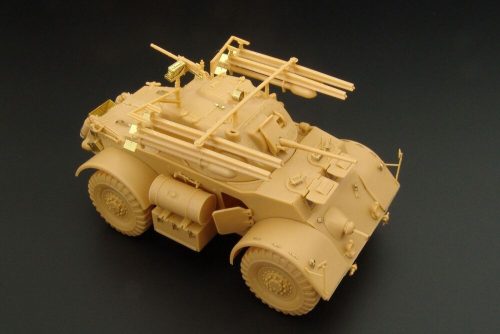 Hauler T17E1 Staghound Mk I 1:48 (HLX48323)