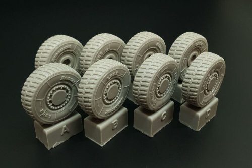 Hauler JGSDF Type 16 Wheels (Tamiya kit) 1:48 (HLX48392)