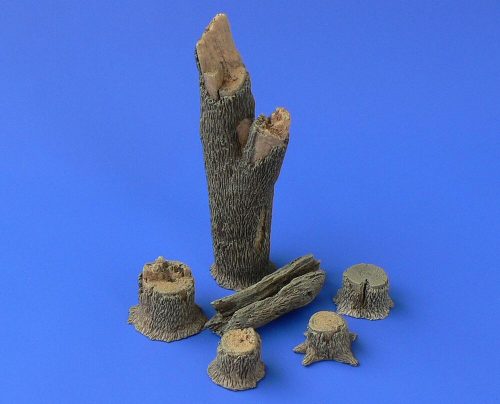 Hauler TREE TRUNKS and STUMPS 1:48 (HLX48399)