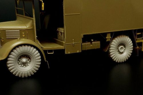 Hauler British 2-Ton 4x2 Ambulance (Austin K2) WHEELS for Tamiya 1:48 (HLX48411)