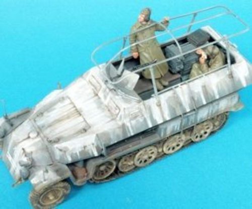 Hobby Fan Sd.Kfz. 251/3 Ausf.C Command. Veh./2 Fig 1:35 (HF593)