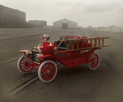 ICM Model T 1914 Firetruck American Car 1:24 (24004)