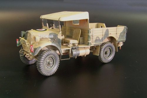 Plus Model British light truck WOT-2C 1:35 (325)