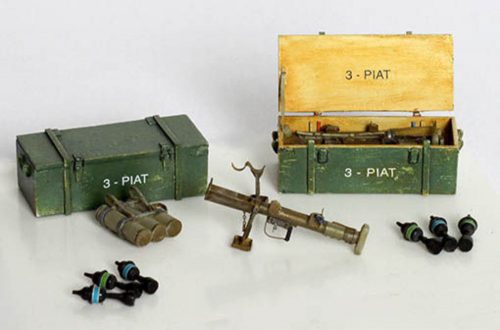 Plus Model P.I.A.T. 1:35 (341)