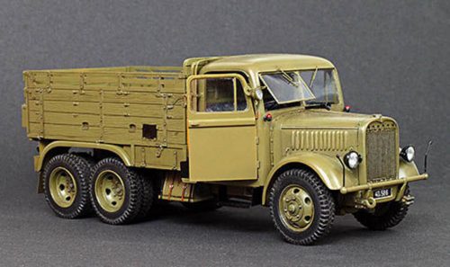 Plus Model Praga RV 1:35 (342)