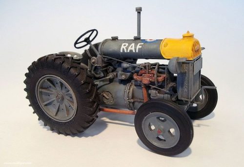 Plus Model Fordson N-big 1:35 (448)