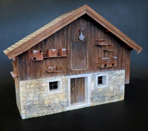 Plus Model Farmhouse 1:35 (487)