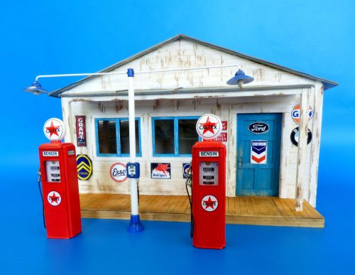 Plus Model Gas station 1:35 (494)