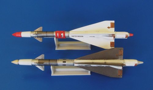 Plus Model Missile R-40RD 1:48 (AL4045)