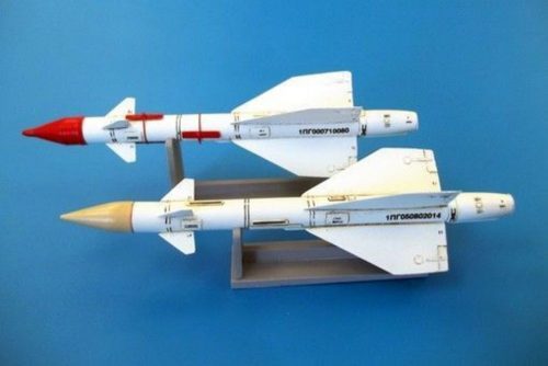 Plus Model Russian missile R-98R 1:48 (AL4051)