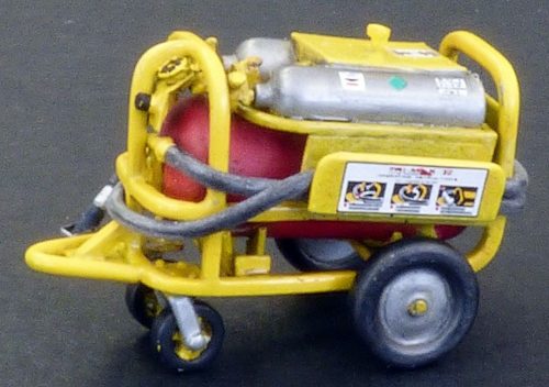 Plus Model Flightline extinguisher 1:48 (AL4067)