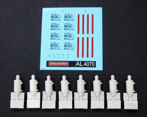 Plus Model US rocket engines 15-KS-1000 1:48 (AL4070)