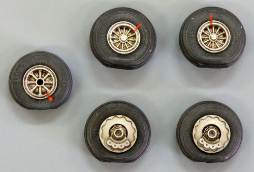 Plus Model Wheels for DC-6/C-118 1:72 (AL7030)