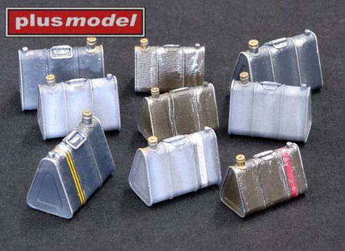 Plus Model German triangular canisters 1:35 (DP3007)