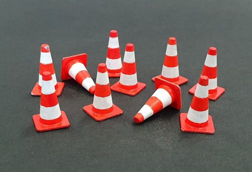 Plus Model Traffic cones 1:35 (DP3013)