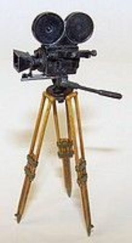 Plus Model Camera 1:35 (EL063)